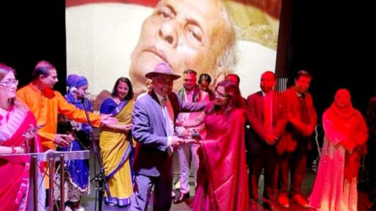 লন্ডনে শাহ আব্দুল করিম লোক উৎসব